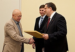 Президент НИПК «Электрон» награжден почетными правительственными грамотами в честь юбилея 